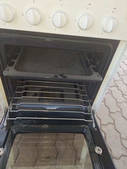 Продам газовая плита zanussi