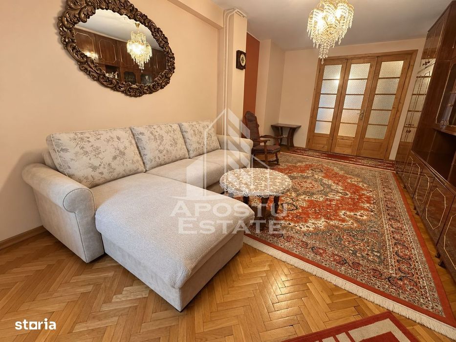 Apartament de vanzare cu 3 camere, 2 bai, 76mp, zona Spitalul Judetean — fotografia 1