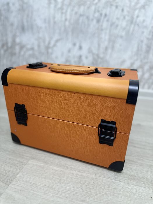 Чемодан  для  визажистов, татуажа, ногтей