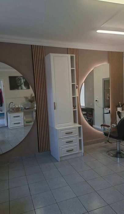 Vând Afacere salon-coafor-frizerie