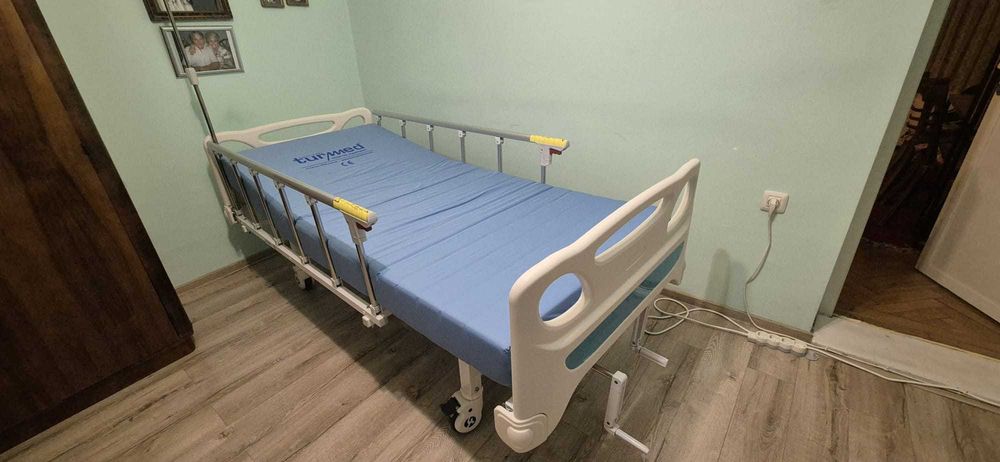 Pat de spital cu saltea