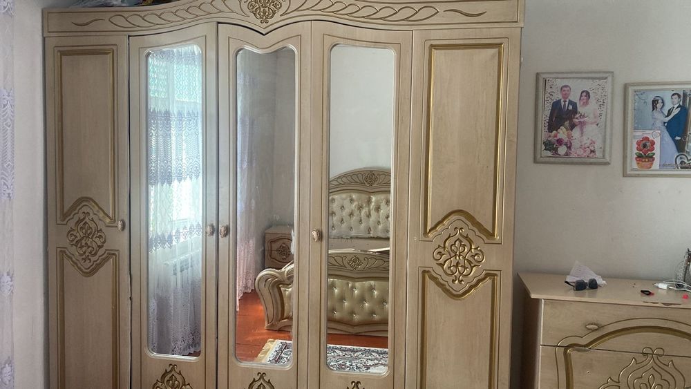 Продаётся спальный гарнитур шкаф без дивана