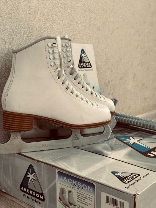 Коньки для фигурного катания