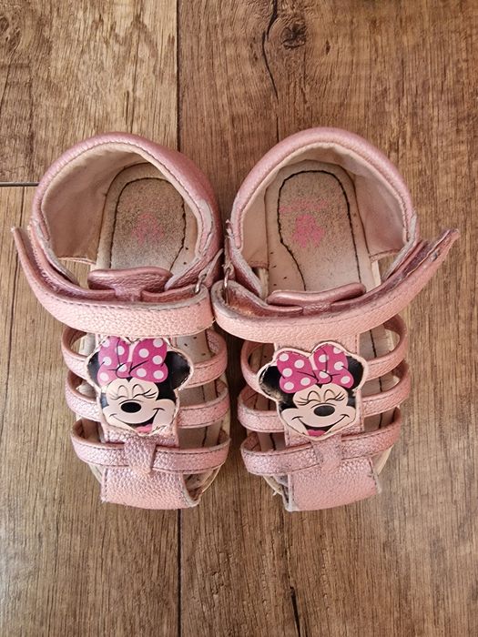 Маратонки джапанки пантофи сандали