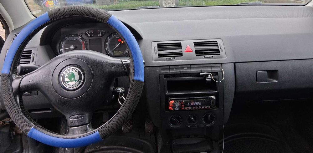 Vând Skoda Fabia break, an fabricație 2005  motor 1.4 benzină  ITP