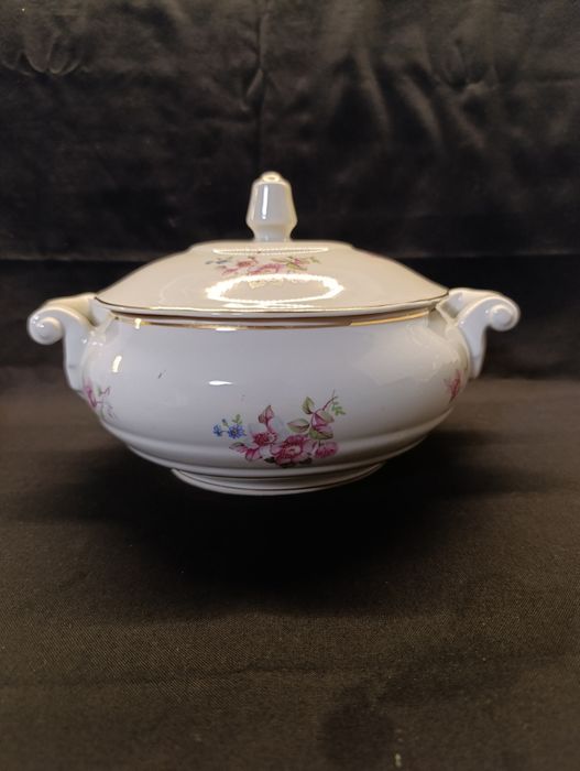 Български порцеланов супник