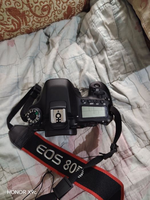 Canon eos 80d фотокамра