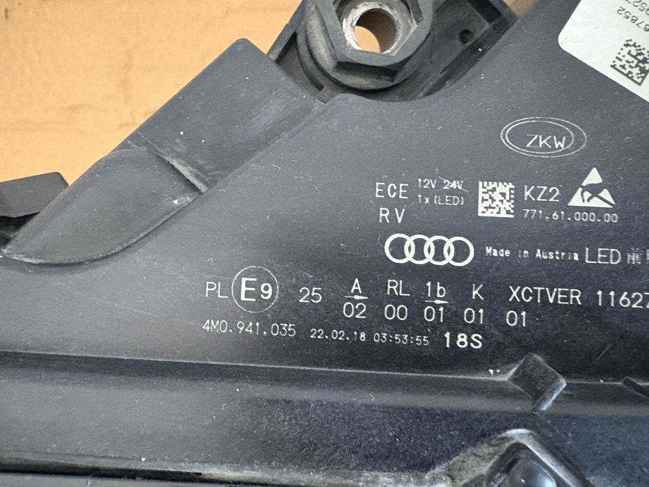 Far stanga full led matrix Audi Q7 4M dupa 2016 cod 4M0941035