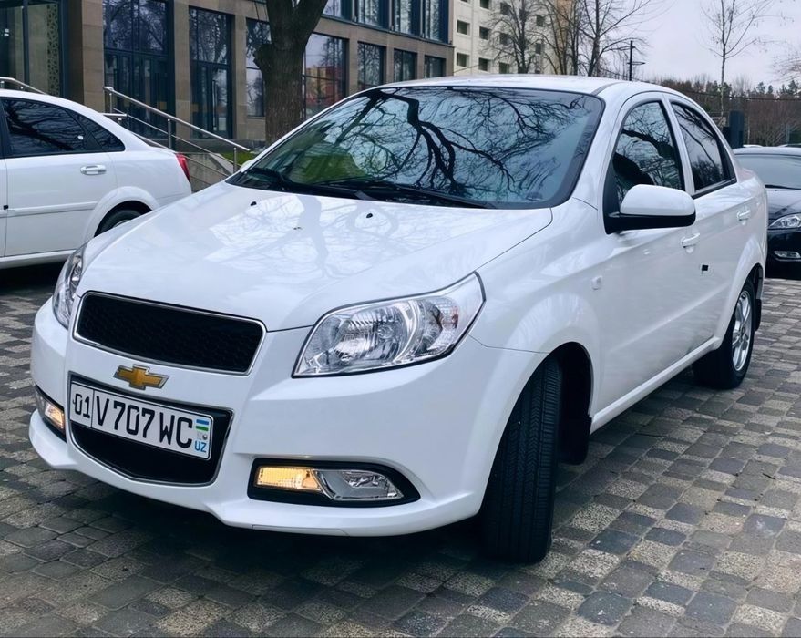 Nexia 3 avtomat sotiladi