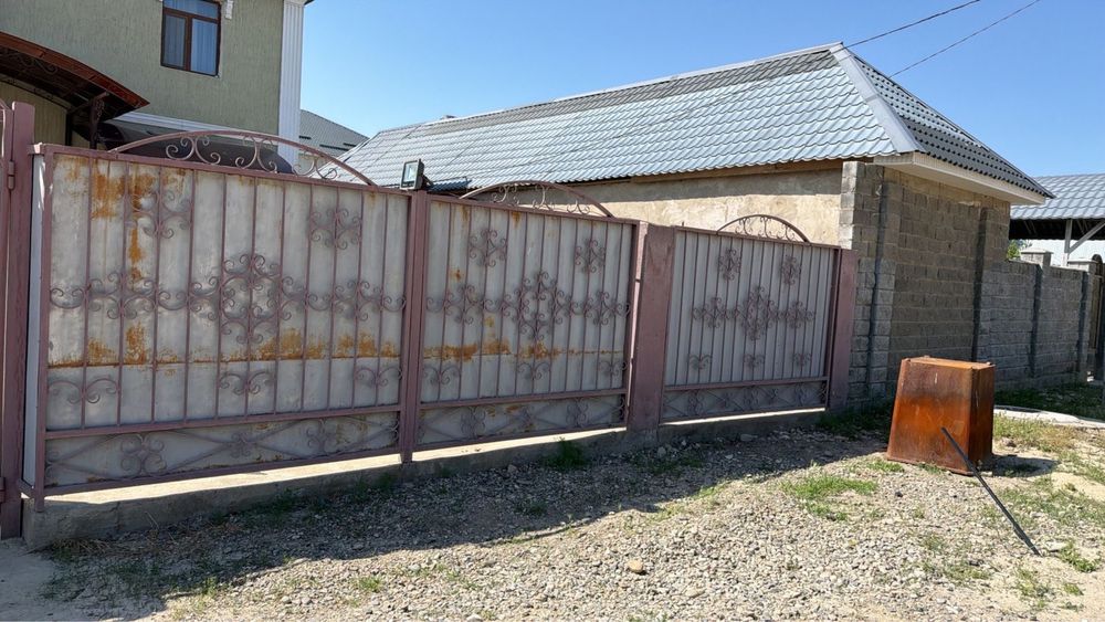 Продаю ворота с забором