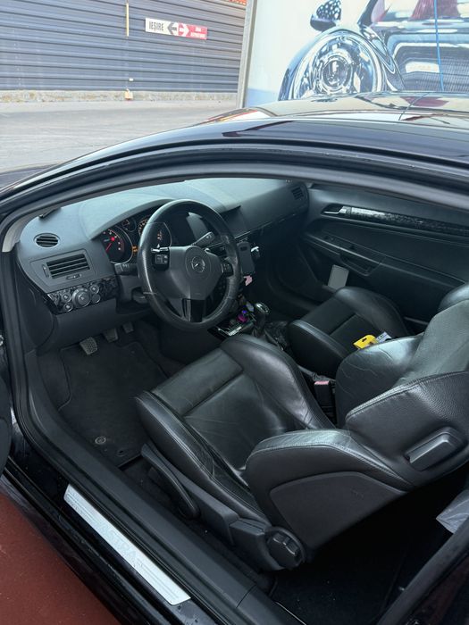 Vând Opel Astra GTC - 1.6 Benzină