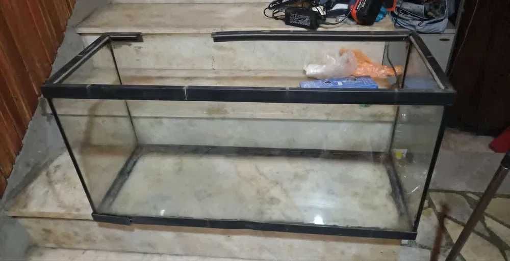 Аквариум за животинки 100 литра