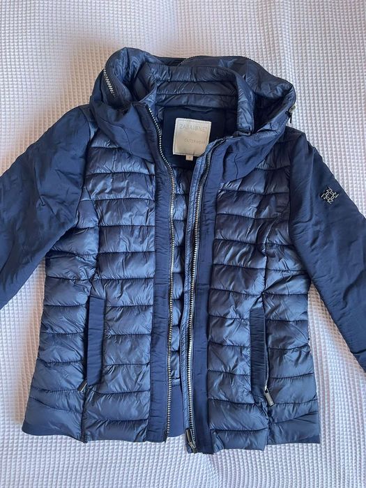 Дамско тъмносиньо яке, размер S, подходящо за пролет-есен.