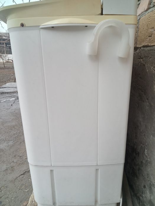 Полуавтомат машинка сотилади