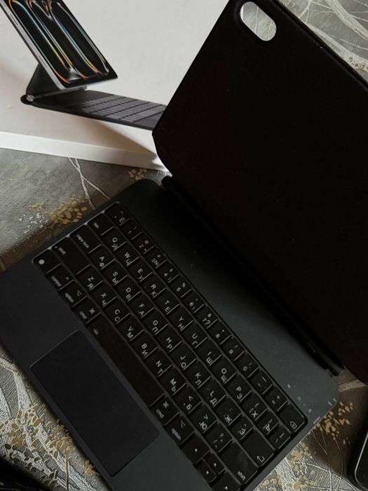 Ipad 11 a16 keyboard