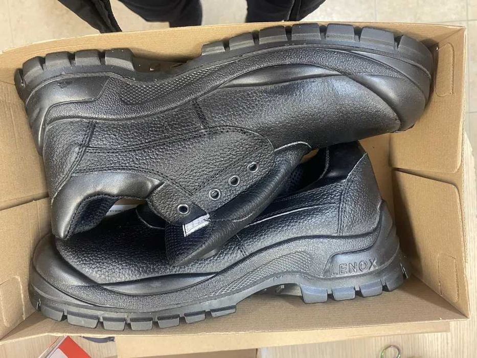 Работни обувки-43 номер/нови