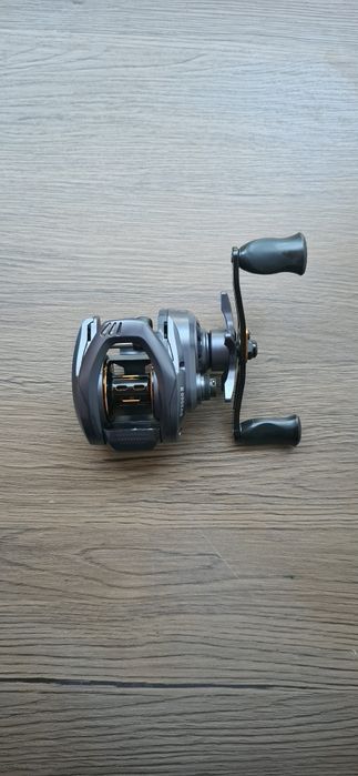 Mulinetă Baitcasting DUOGUO SV2000 R – Lipsă capac frână mecanică