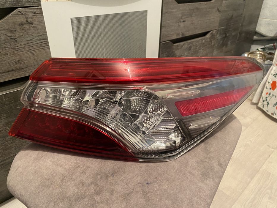 Фонарь камри 70 задний правый