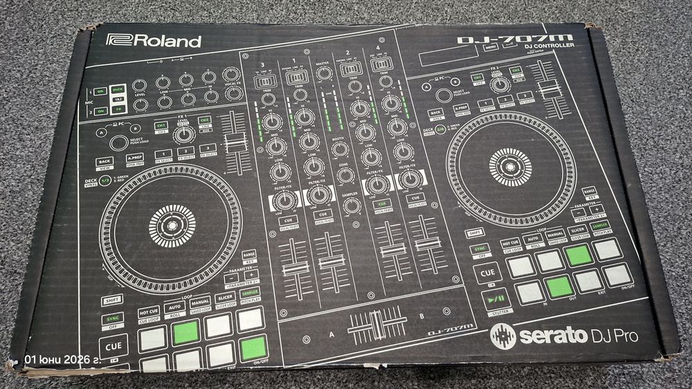 DJ контролер (конзола) Roland DJ 707m