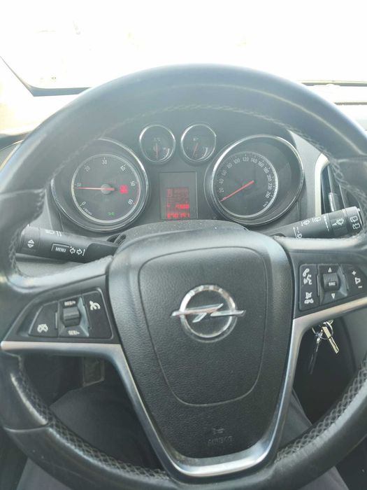 De vanzare Opel Astra j Sports tourer, 1.7, diesel, 110 cai, 2012