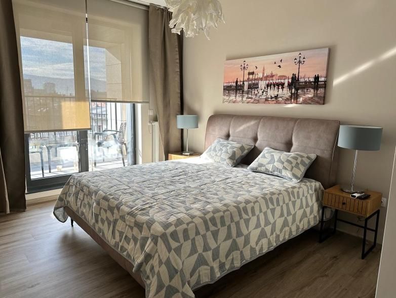 Дава се под наем Двустаен апартамент в Пловдив, Каменица 1 - 82 кв.м за 900 € - Снимка #2