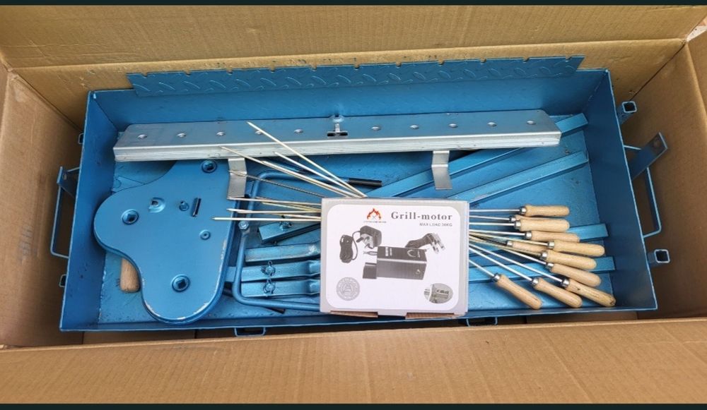 Gratar cu rotisor electric 220 v  si 12 v