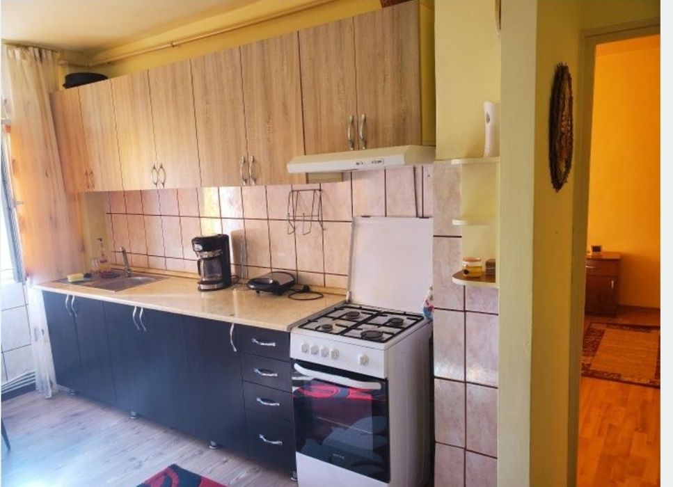 Vand apartament doua camere