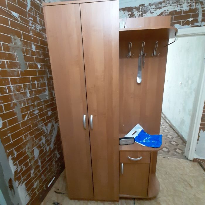 Продам прихожую б.у