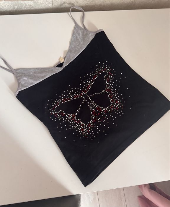 Топ со стразами.