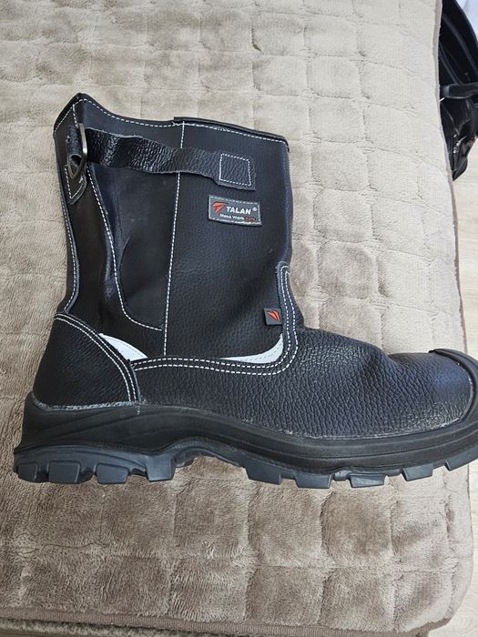 Сапоги новые рабочие