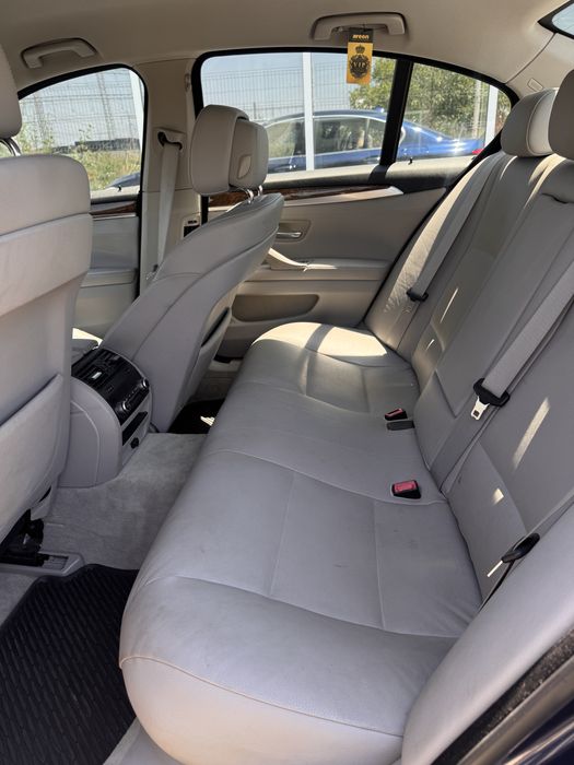 BMW 550i 4.4 V8 300kw
