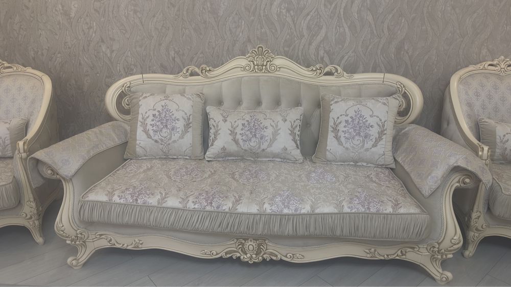 2 дивана и 3 кресла