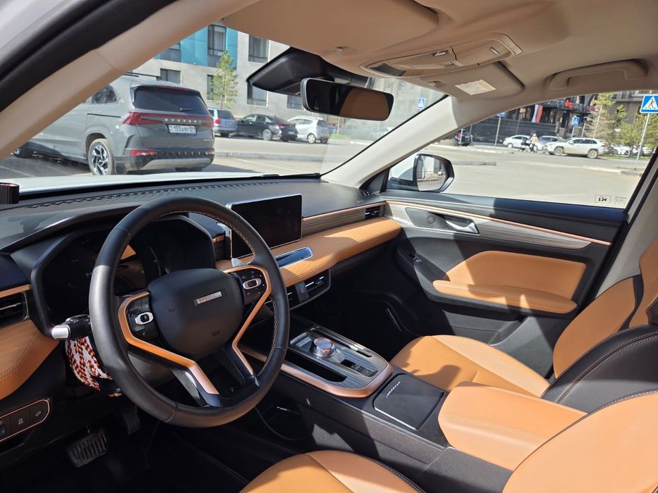 Haval машина белая