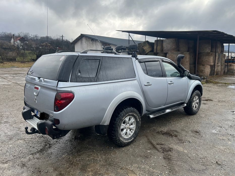Mitsubishi l200 off road