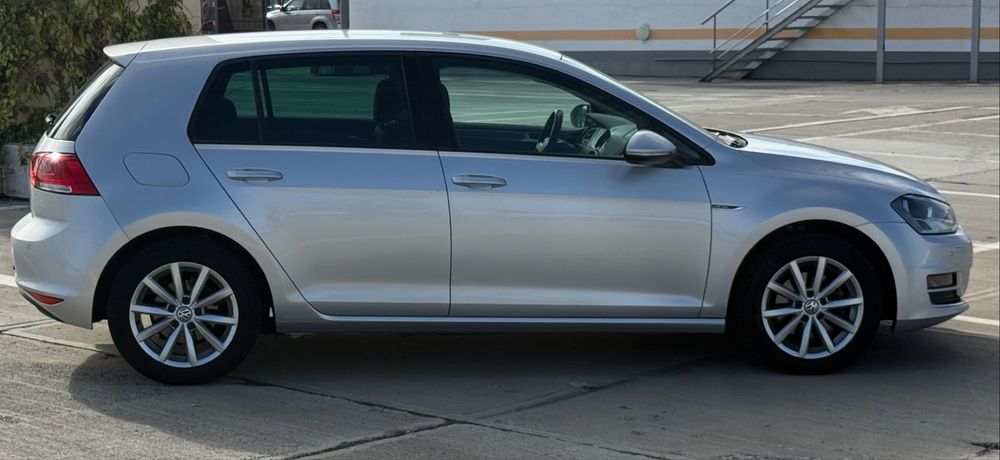 VW Golf Lounge Motor 1.6 TDI 110 CP