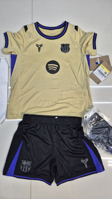 Vând echipament  Fc Barcelona