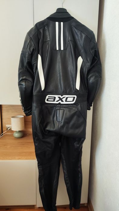 Кожен екип цял AXO