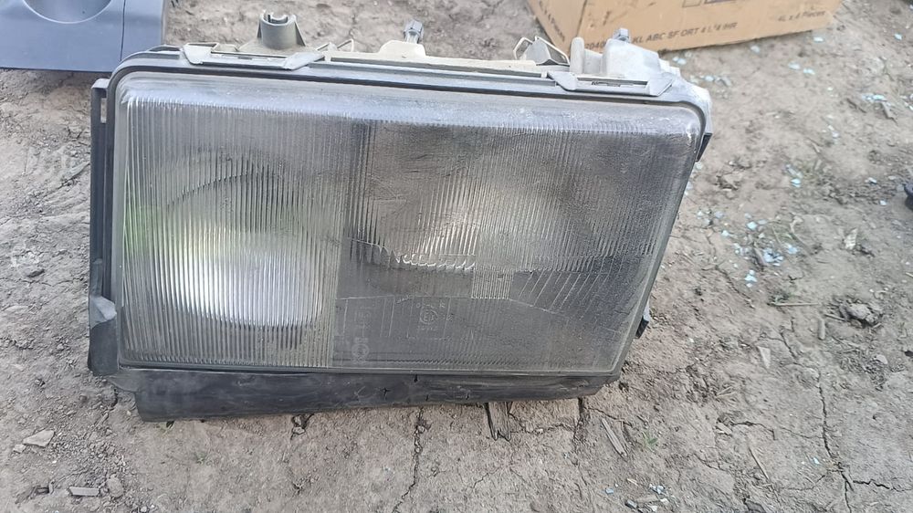 Фара мерседес 124