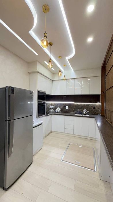 Продается 2 комнатная квартира ремонт ул.Кунаева, гостиница Россия