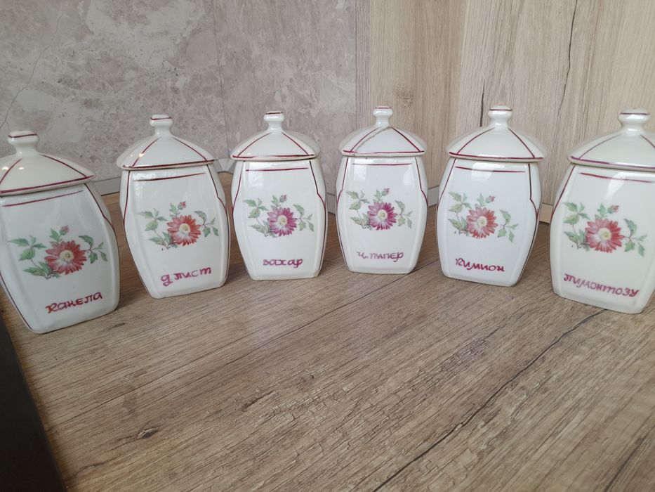 Стар български порцеланов сервиз за подправки