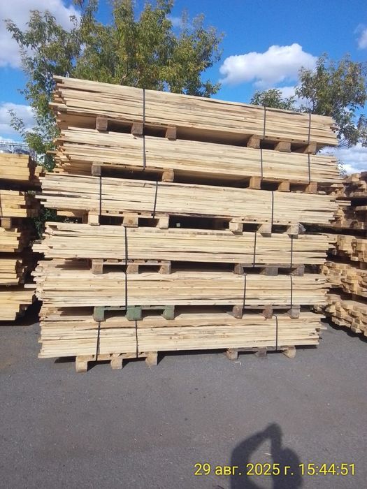 Брус и обрезная доска со склада пиломатериалов с доставкой