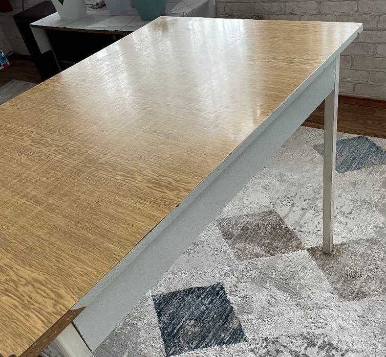 Кухонный стол для дачи или дома