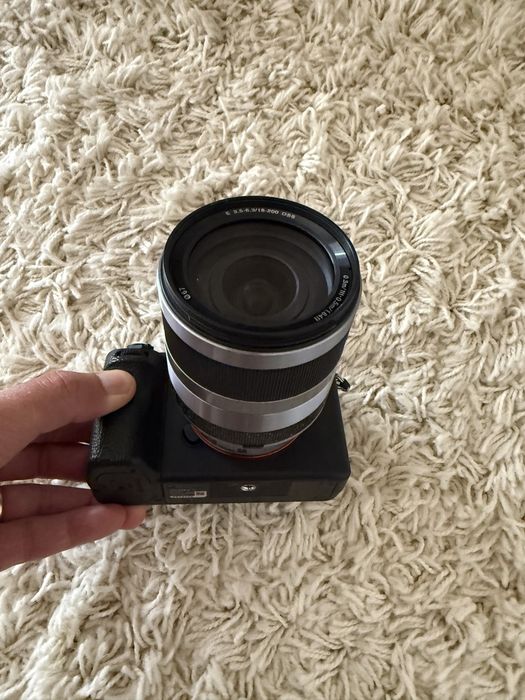 Vand schimb obiectuv sony emount 18-200 mm oss stabilizare  Nou