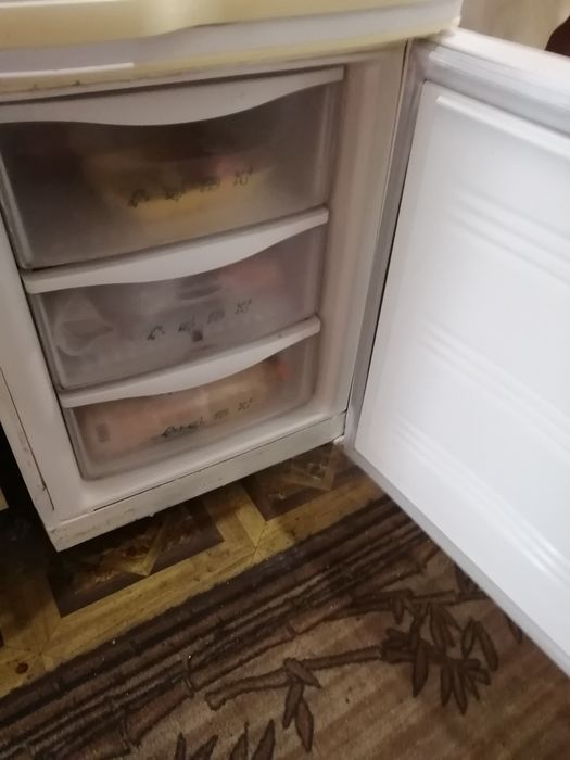 Продам холодильник самсунг