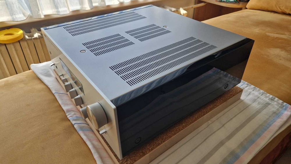 Yamaha A-S1100 amplifier