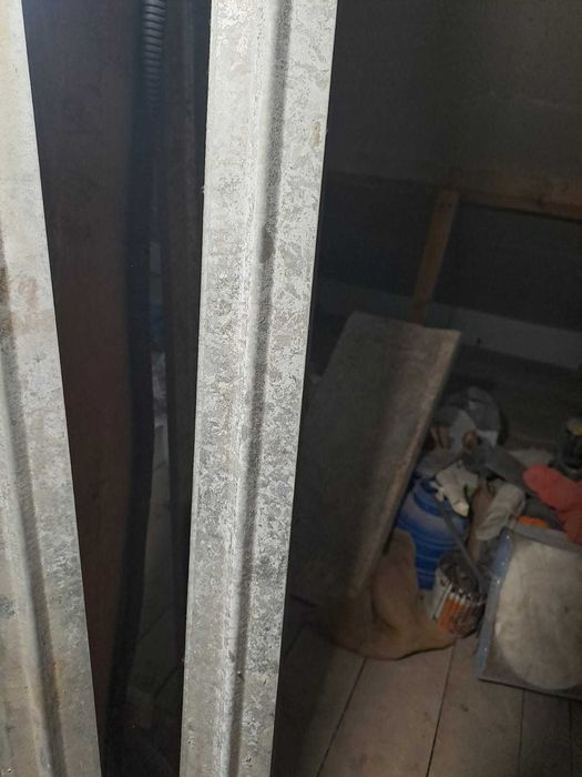 Vand 77 sipci zincate convenabil