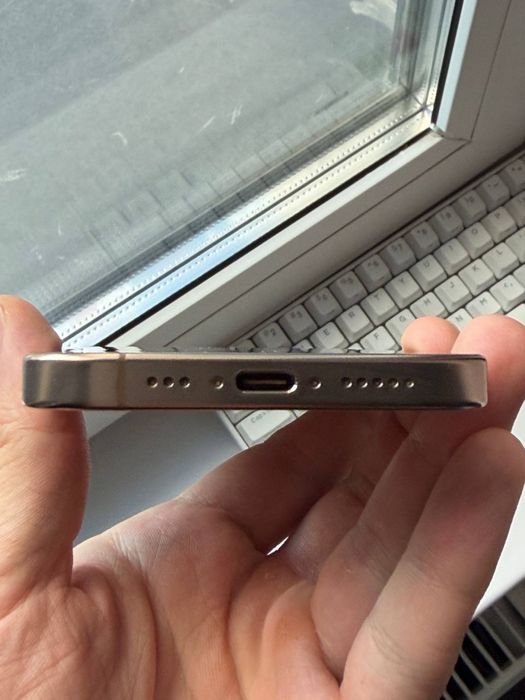 Iphone 16 pro в идеальном состоянии