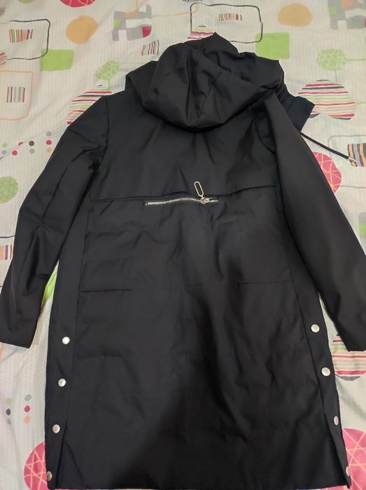 Продам куртку на девочку подростка