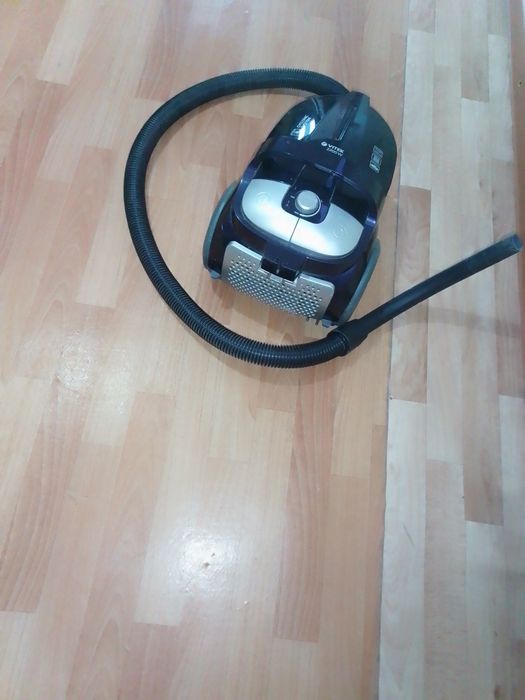 Продам пылесос б у работает нормально