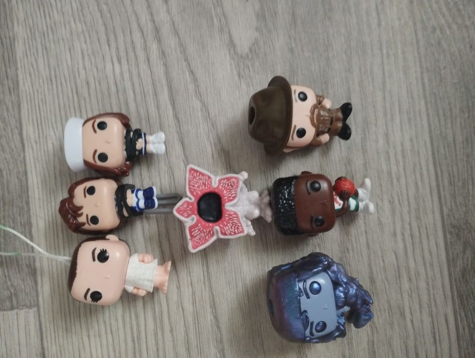 Фигурки из сериала очень странные дела